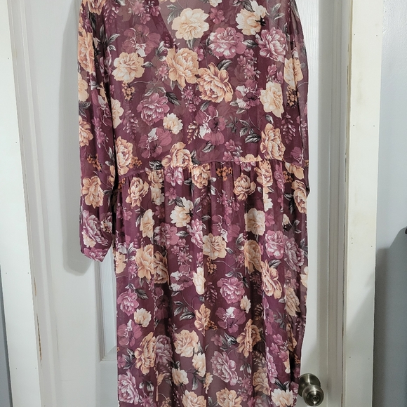 3/4 Torrid Hi Low Blouse - Picture 2 of 3